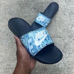 NIKE BENASSI SLIDES JDI JUST DO
IT BLACK WHITE